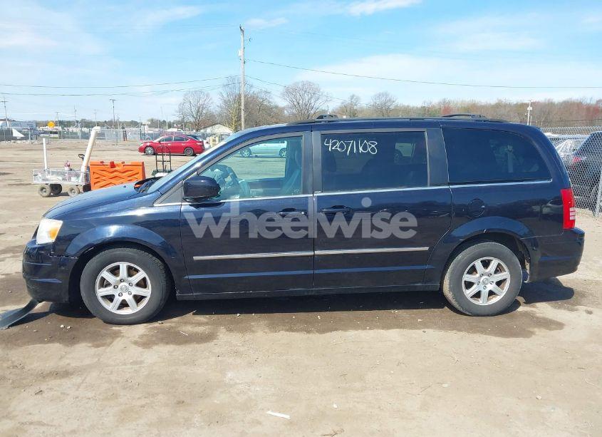 Photo 15 of 2010 Chrysler Town & COUNTRY TOURING (VIN 2A4RR5D10AR189117)
