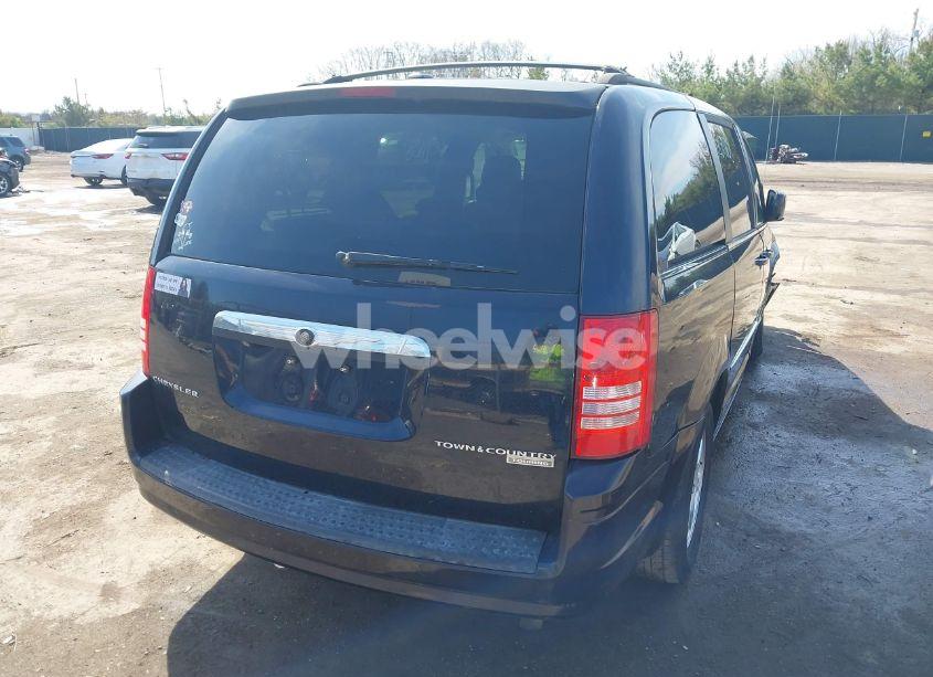 Photo 4 of 2010 Chrysler Town & COUNTRY TOURING (VIN 2A4RR5D10AR189117)