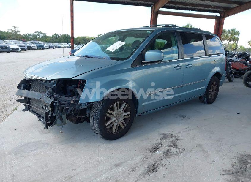 Photo 2 of 2010 Chrysler Town & COUNTRY TOURING (VIN 2A4RR5D10AR298645)