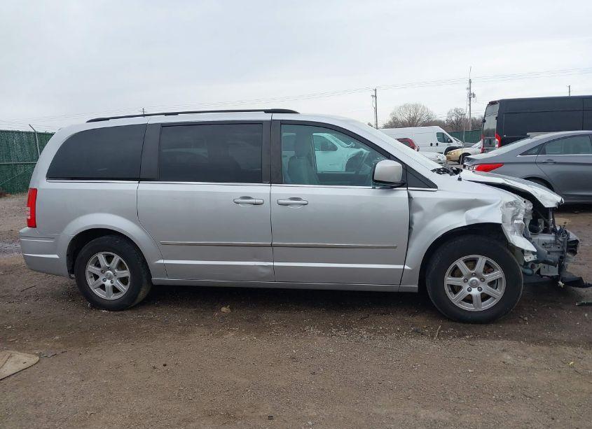 Photo 14 of 2010 Chrysler Town & COUNTRY TOURING (VIN 2A4RR5D10AR309157)