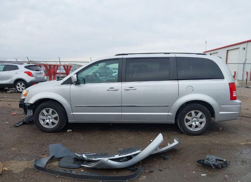 Photo 15 of 2010 Chrysler Town & COUNTRY TOURING (VIN 2A4RR5D10AR309157)