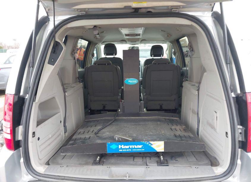 Photo 17 of 2010 Chrysler Town & COUNTRY TOURING (VIN 2A4RR5D10AR309157)