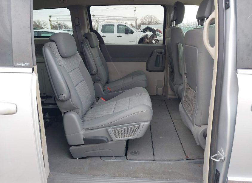 Photo 8 of 2010 Chrysler Town & COUNTRY TOURING (VIN 2A4RR5D10AR309157)