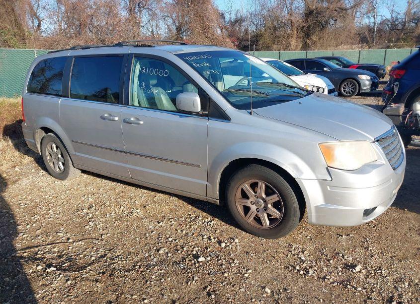 2010 Chrysler Town & COUNTRY TOURING (VIN 2A4RR5D10AR310275) main photo