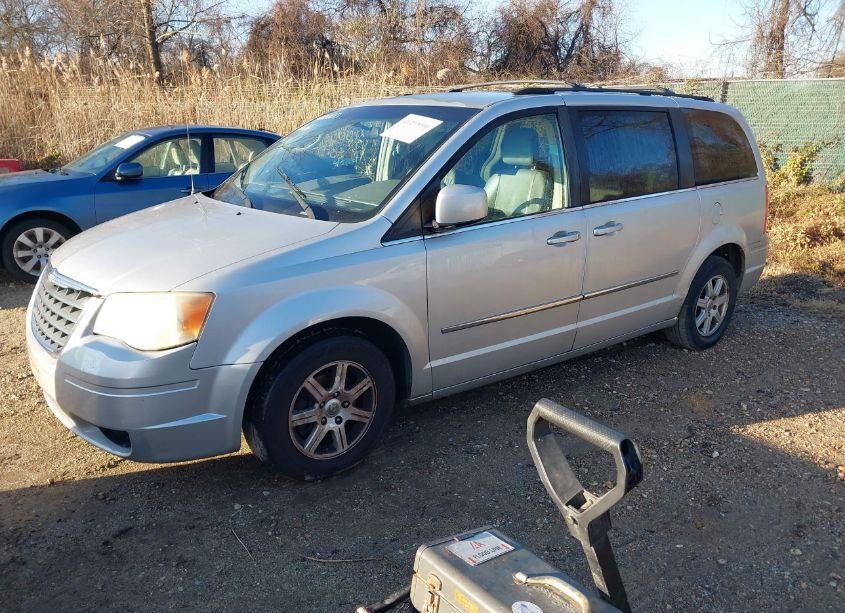 Photo 2 of 2010 Chrysler Town & COUNTRY TOURING (VIN 2A4RR5D10AR310275)