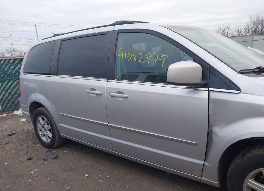 Photo 13 of 2010 Chrysler Town & COUNTRY TOURING (VIN 2A4RR5D10AR492849)