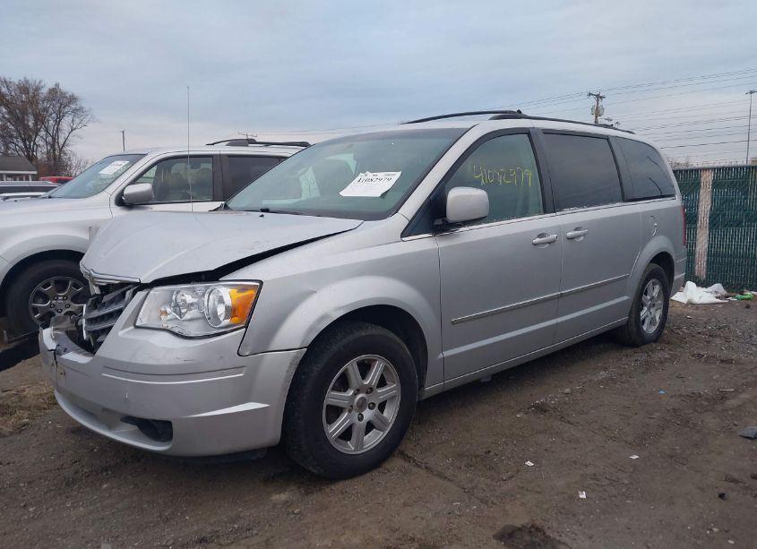 Photo 2 of 2010 Chrysler Town & COUNTRY TOURING (VIN 2A4RR5D10AR492849)