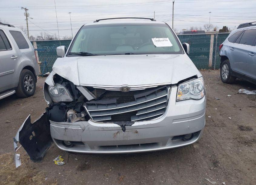 Photo 6 of 2010 Chrysler Town & COUNTRY TOURING (VIN 2A4RR5D10AR492849)