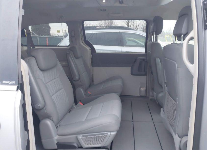 Photo 8 of 2010 Chrysler Town & COUNTRY TOURING (VIN 2A4RR5D10AR492849)