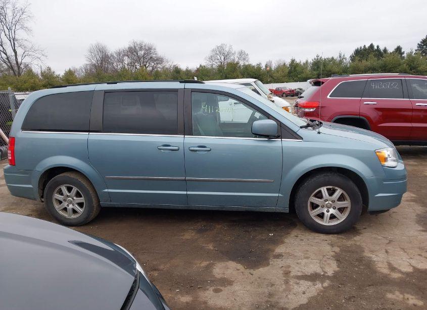 Photo 13 of 2010 Chrysler Town & COUNTRY TOURING (VIN 2A4RR5D11AR266139)