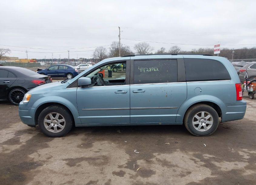 Photo 14 of 2010 Chrysler Town & COUNTRY TOURING (VIN 2A4RR5D11AR266139)