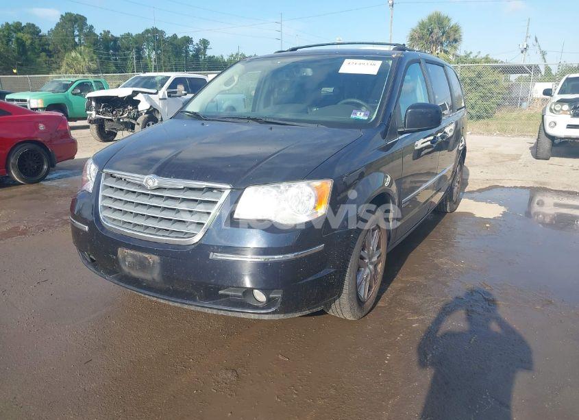 Photo 2 of 2010 Chrysler Town & COUNTRY TOURING (VIN 2A4RR5D11AR281580)