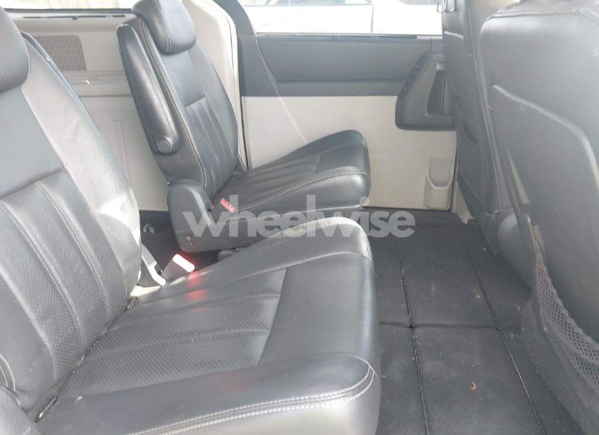 Photo 8 of 2010 Chrysler Town & COUNTRY TOURING (VIN 2A4RR5D11AR281580)