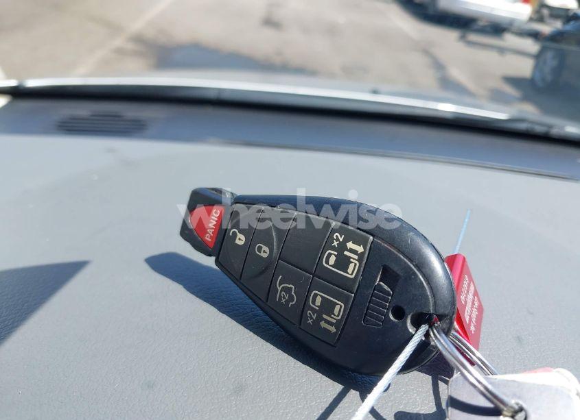 Photo 11 of 2010 Chrysler Town & COUNTRY TOURING (VIN 2A4RR5D11AR346489)