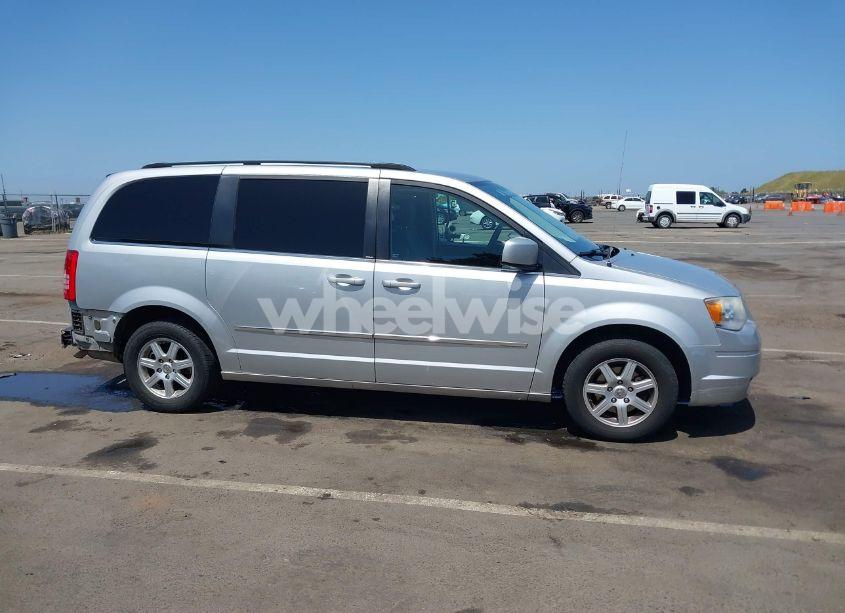 Photo 14 of 2010 Chrysler Town & COUNTRY TOURING (VIN 2A4RR5D11AR346489)