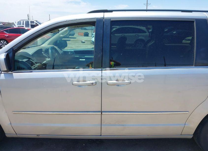 Photo 14 of 2010 Chrysler Town & COUNTRY TOURING (VIN 2A4RR5D11AR373188)