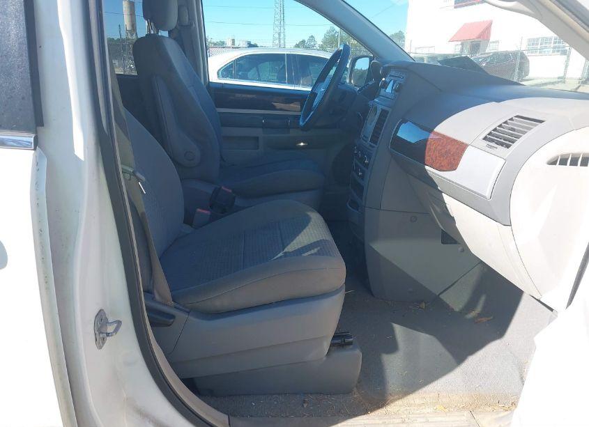 Photo 5 of 2010 Chrysler Town & COUNTRY TOURING (VIN 2A4RR5D11AR450741)