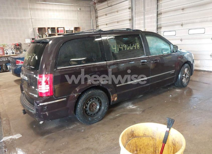 Photo 4 of 2010 Chrysler Town & COUNTRY TOURING (VIN 2A4RR5D12AR299120)