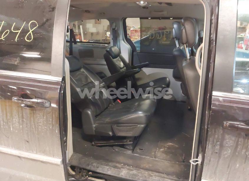 Photo 8 of 2010 Chrysler Town & COUNTRY TOURING (VIN 2A4RR5D12AR299120)