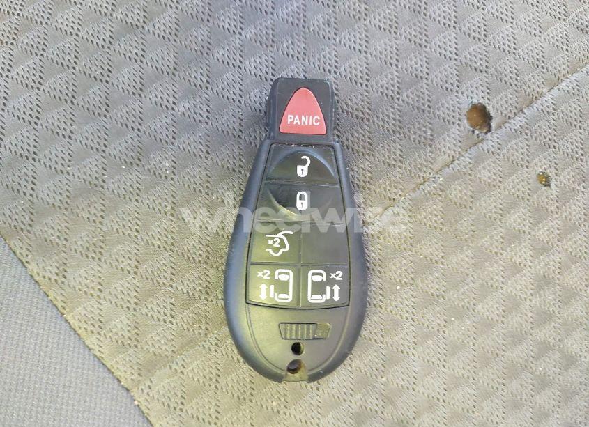 Photo 11 of 2010 Chrysler Town & COUNTRY TOURING (VIN 2A4RR5D12AR366072)