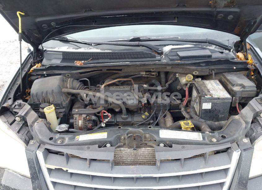 Photo 10 of 2010 Chrysler Town & COUNTRY TOURING (VIN 2A4RR5D13AR113827)