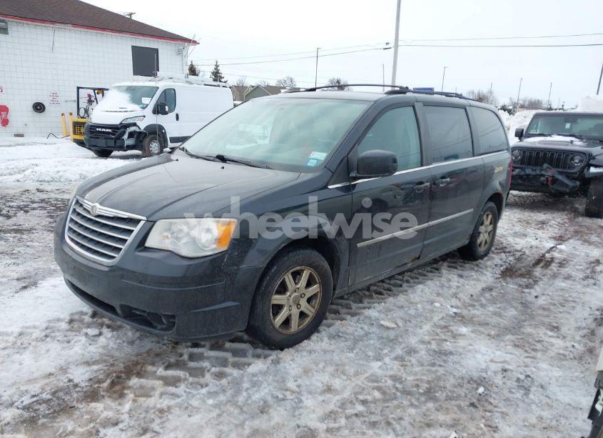 Photo 2 of 2010 Chrysler Town & COUNTRY TOURING (VIN 2A4RR5D13AR113827)