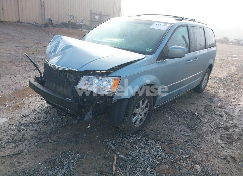 Photo 2 of 2010 Chrysler Town & COUNTRY TOURING (VIN 2A4RR5D13AR243591)