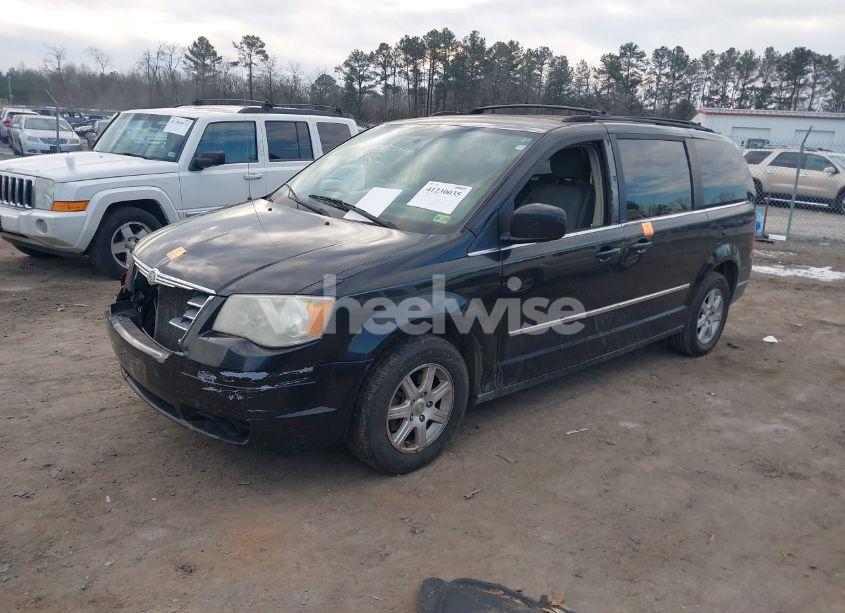 Photo 2 of 2010 Chrysler Town & COUNTRY TOURING (VIN 2A4RR5D13AR267132)