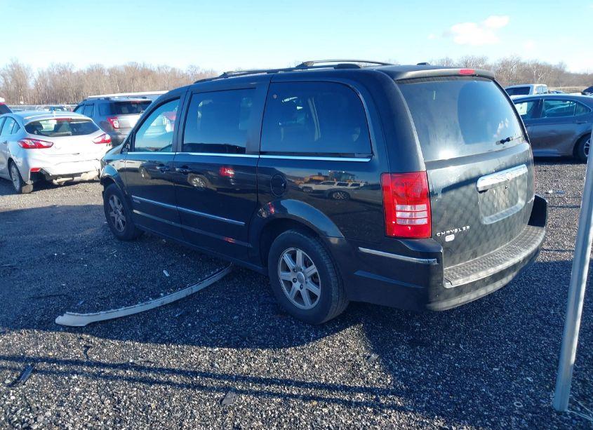 Photo 3 of 2010 Chrysler Town & COUNTRY TOURING (VIN 2A4RR5D13AR298848)