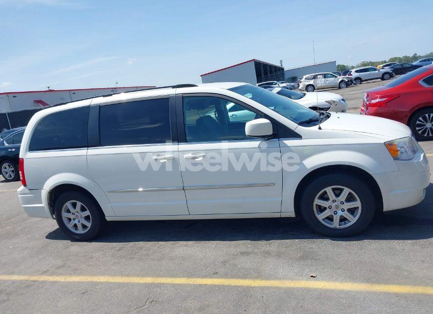 Photo 13 of 2010 Chrysler Town & COUNTRY TOURING (VIN 2A4RR5D13AR309251)