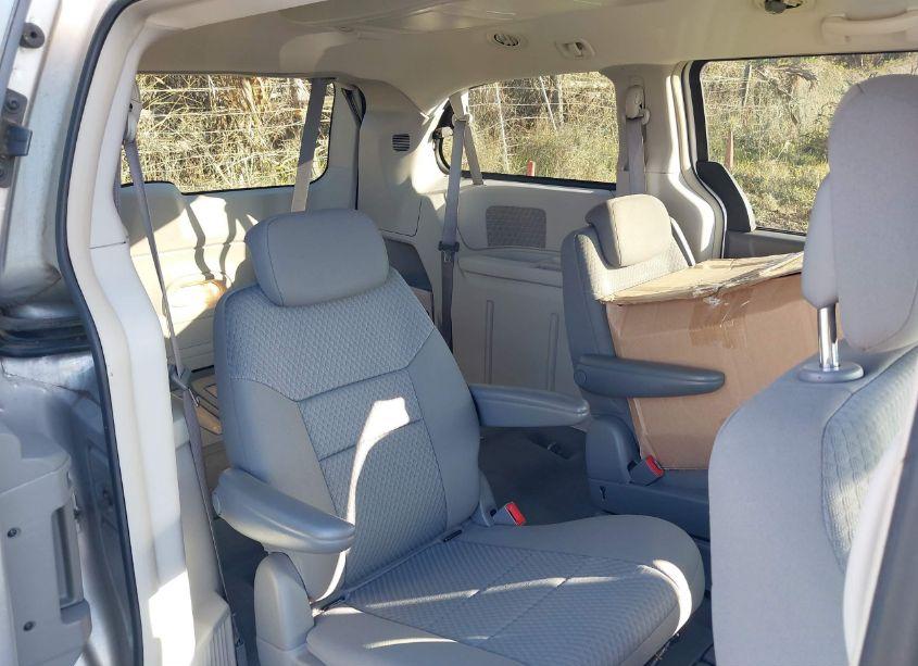 Photo 8 of 2010 Chrysler Town & COUNTRY TOURING (VIN 2A4RR5D13AR494546)