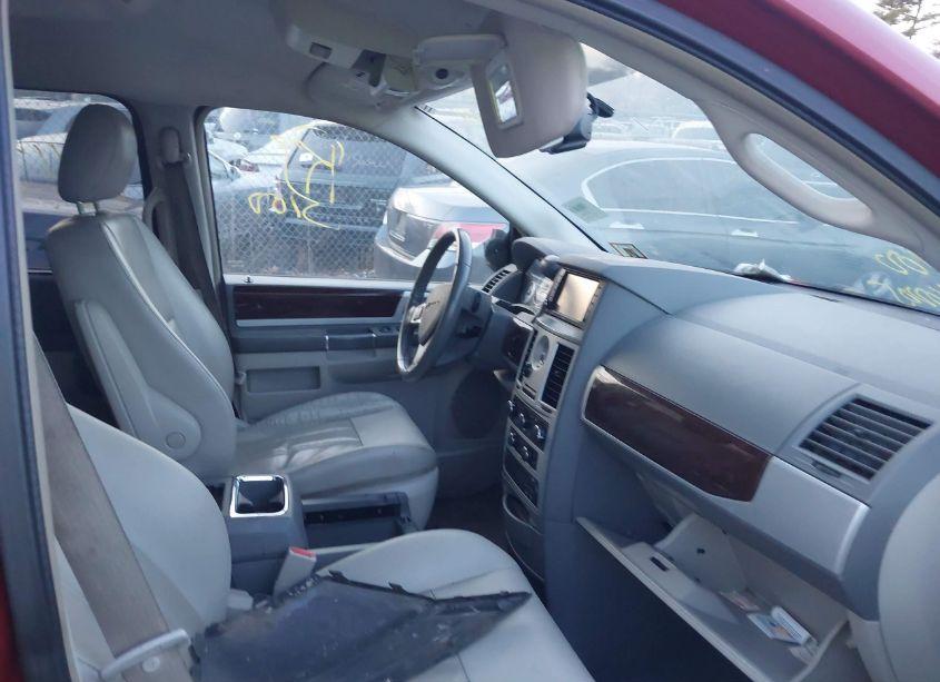 Photo 5 of 2010 Chrysler Town & COUNTRY TOURING (VIN 2A4RR5D14AR104294)