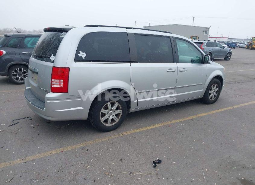 Photo 4 of 2010 Chrysler Town & COUNTRY TOURING (VIN 2A4RR5D14AR110614)