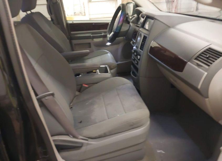 Photo 5 of 2010 Chrysler Town & COUNTRY TOURING (VIN 2A4RR5D14AR113321)