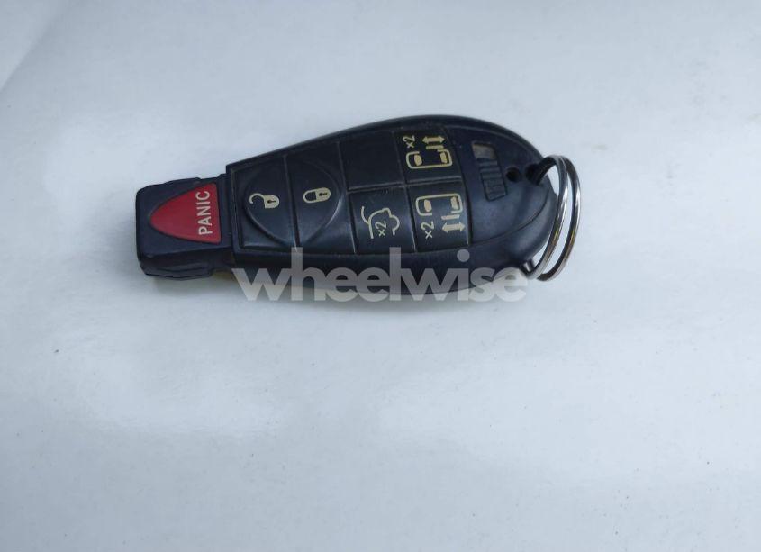 Photo 11 of 2010 Chrysler Town & COUNTRY TOURING (VIN 2A4RR5D14AR233541)