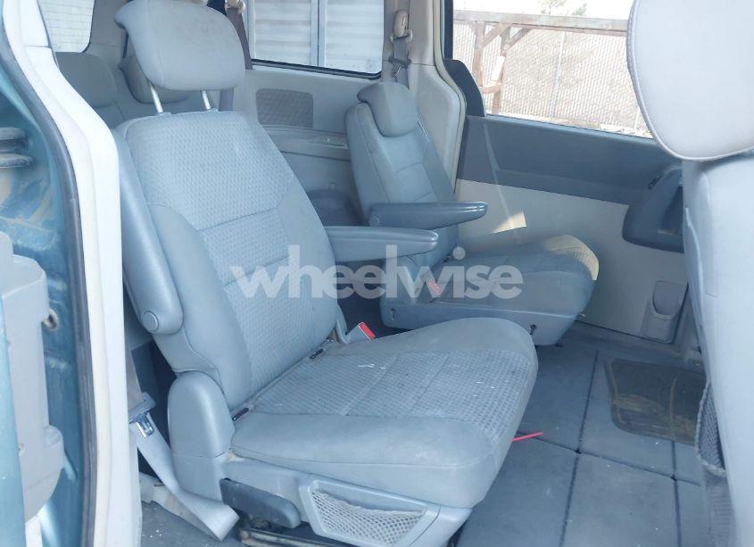 Photo 8 of 2010 Chrysler Town & COUNTRY TOURING (VIN 2A4RR5D14AR233541)