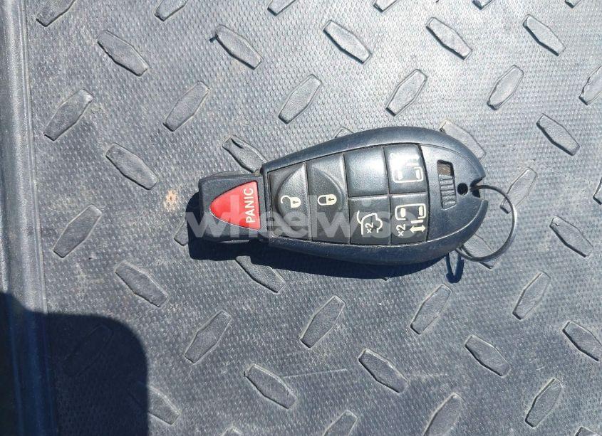 Photo 11 of 2010 Chrysler Town & COUNTRY TOURING (VIN 2A4RR5D14AR279838)