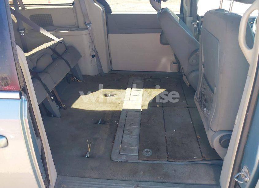 Photo 8 of 2010 Chrysler Town & COUNTRY TOURING (VIN 2A4RR5D14AR279838)