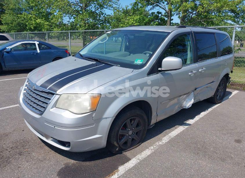 Photo 2 of 2010 Chrysler Town & COUNTRY TOURING (VIN 2A4RR5D14AR319240)