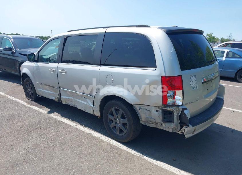 Photo 3 of 2010 Chrysler Town & COUNTRY TOURING (VIN 2A4RR5D14AR319240)