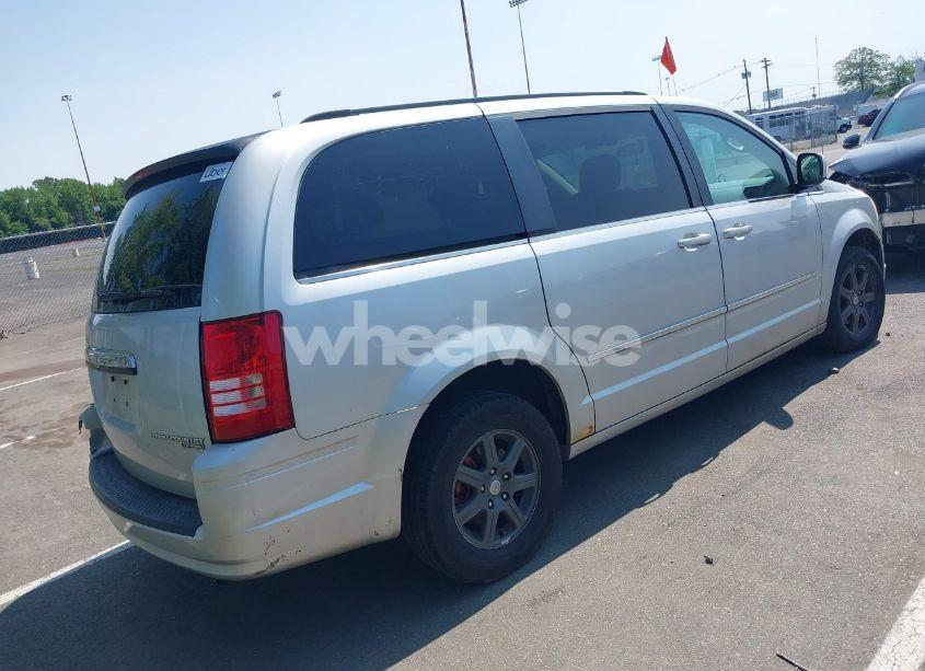 Photo 4 of 2010 Chrysler Town & COUNTRY TOURING (VIN 2A4RR5D14AR319240)