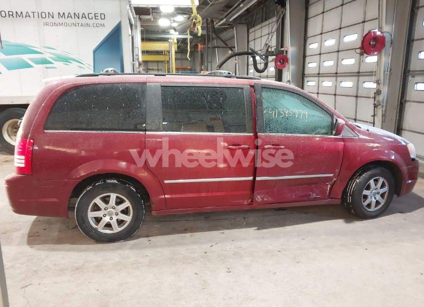 Photo 13 of 2010 Chrysler Town & COUNTRY TOURING (VIN 2A4RR5D14AR358247)