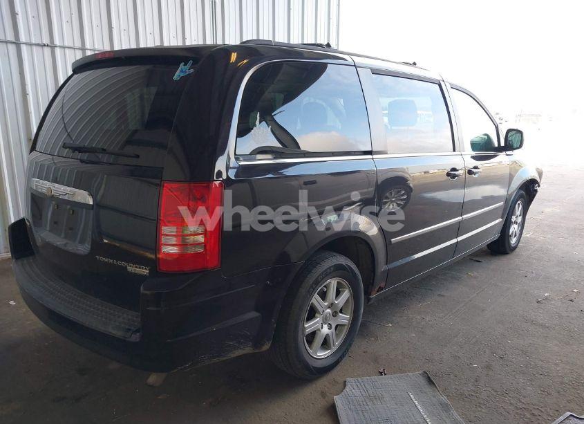 Photo 4 of 2010 Chrysler Town & COUNTRY TOURING (VIN 2A4RR5D14AR399400)