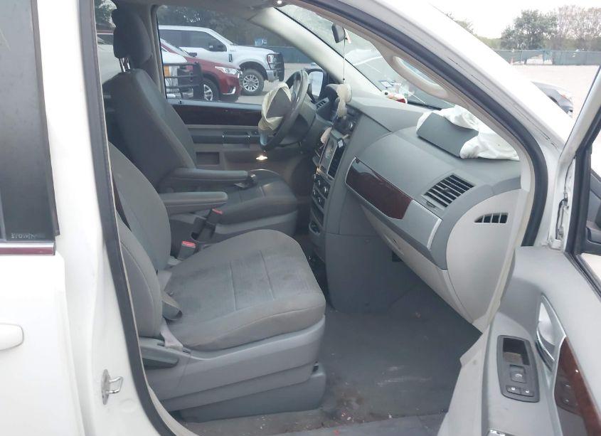 Photo 5 of 2010 Chrysler Town & COUNTRY TOURING (VIN 2A4RR5D14AR421413)