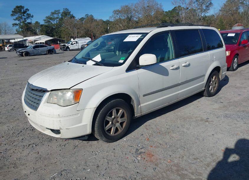 Photo 2 of 2010 Chrysler Town & COUNTRY TOURING (VIN 2A4RR5D14AR492983)