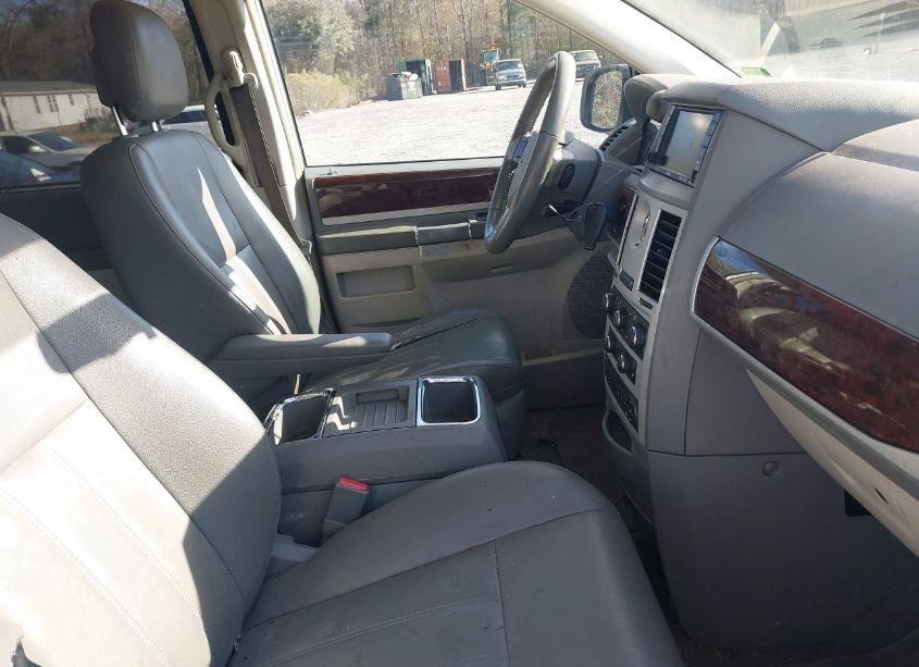 Photo 5 of 2010 Chrysler Town & COUNTRY TOURING (VIN 2A4RR5D14AR492983)