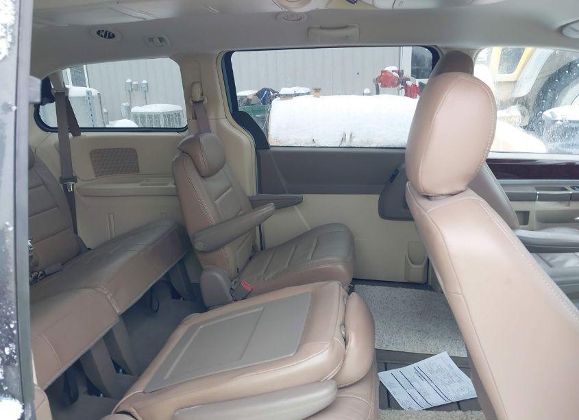 Photo 8 of 2010 Chrysler Town & COUNTRY TOURING (VIN 2A4RR5D15AR104790)