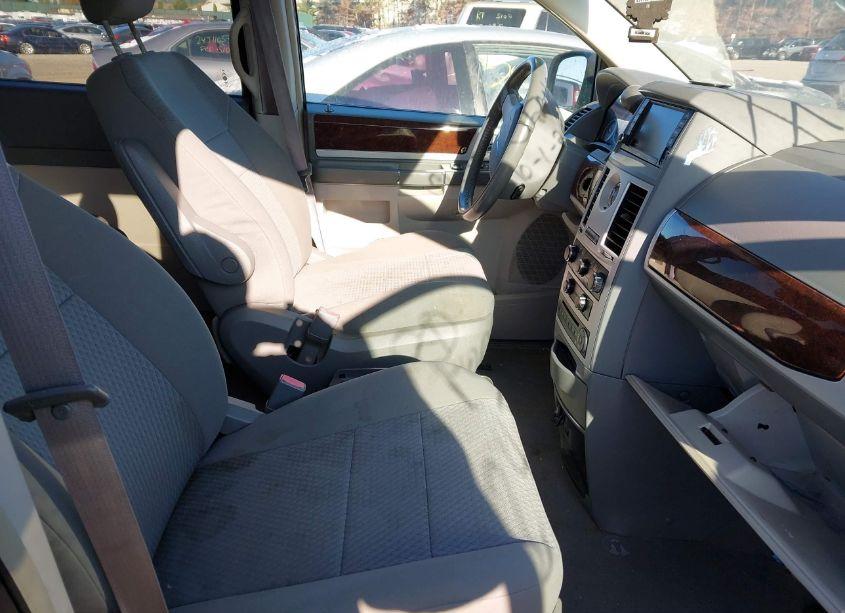 Photo 5 of 2010 Chrysler Town & COUNTRY TOURING (VIN 2A4RR5D15AR162768)