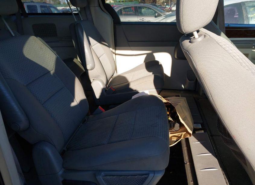 Photo 8 of 2010 Chrysler Town & COUNTRY TOURING (VIN 2A4RR5D15AR162768)