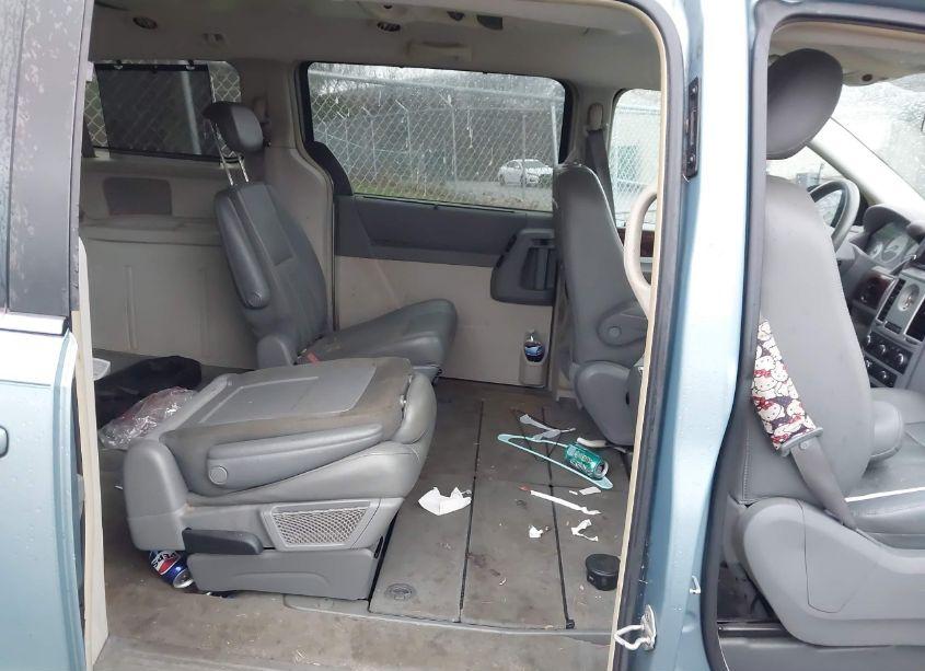 Photo 8 of 2010 Chrysler Town & COUNTRY TOURING (VIN 2A4RR5D15AR188903)